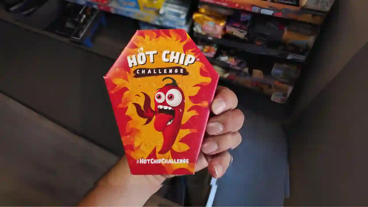 Foto von der Hot Chip Challenge Verpackung in einem Kiosk
